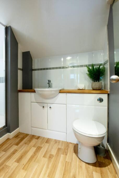 Ferienwohnung The Nest - Cosy And Quiet 1 Bed Central Buckingham Exterior foto